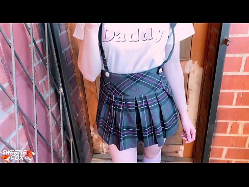 ❤️ Schoolgirl Sikini derinden Sucks ve sınıflar yerine sikikleri. ️❌ Porno bizde